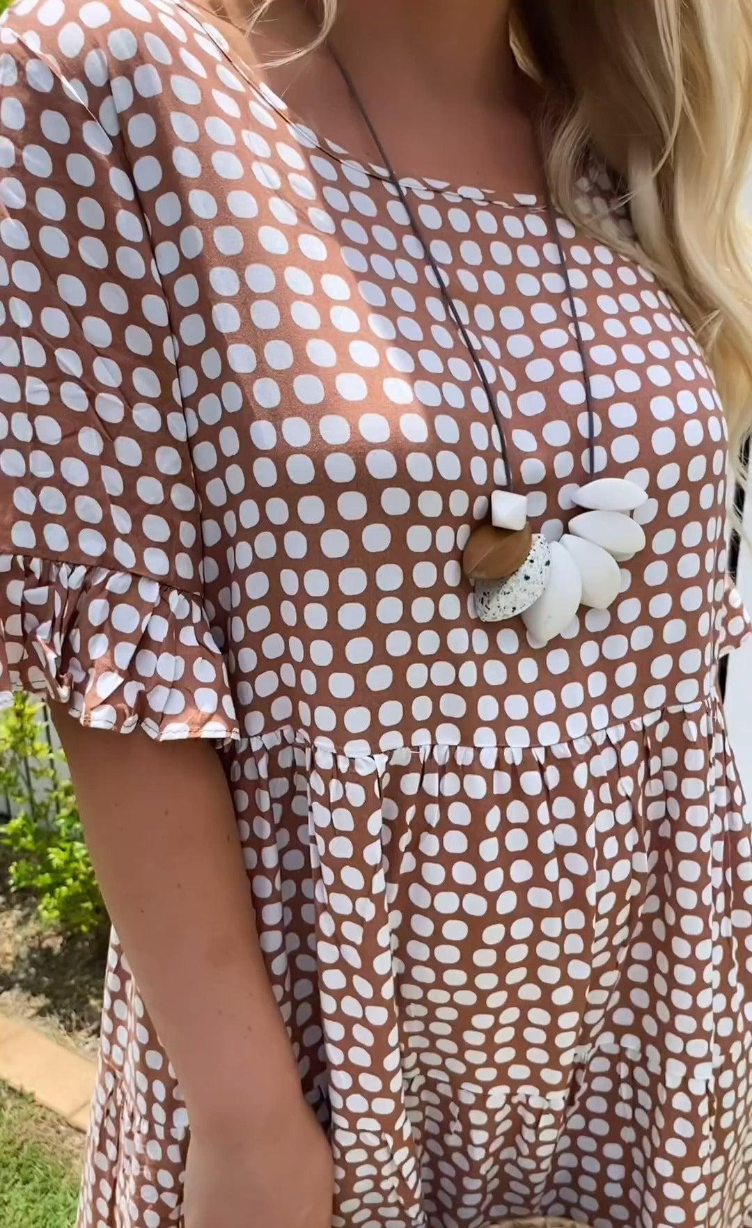 Lucia – Zeitloses Khaki Kurzarm Midi-Kleid für Frauen