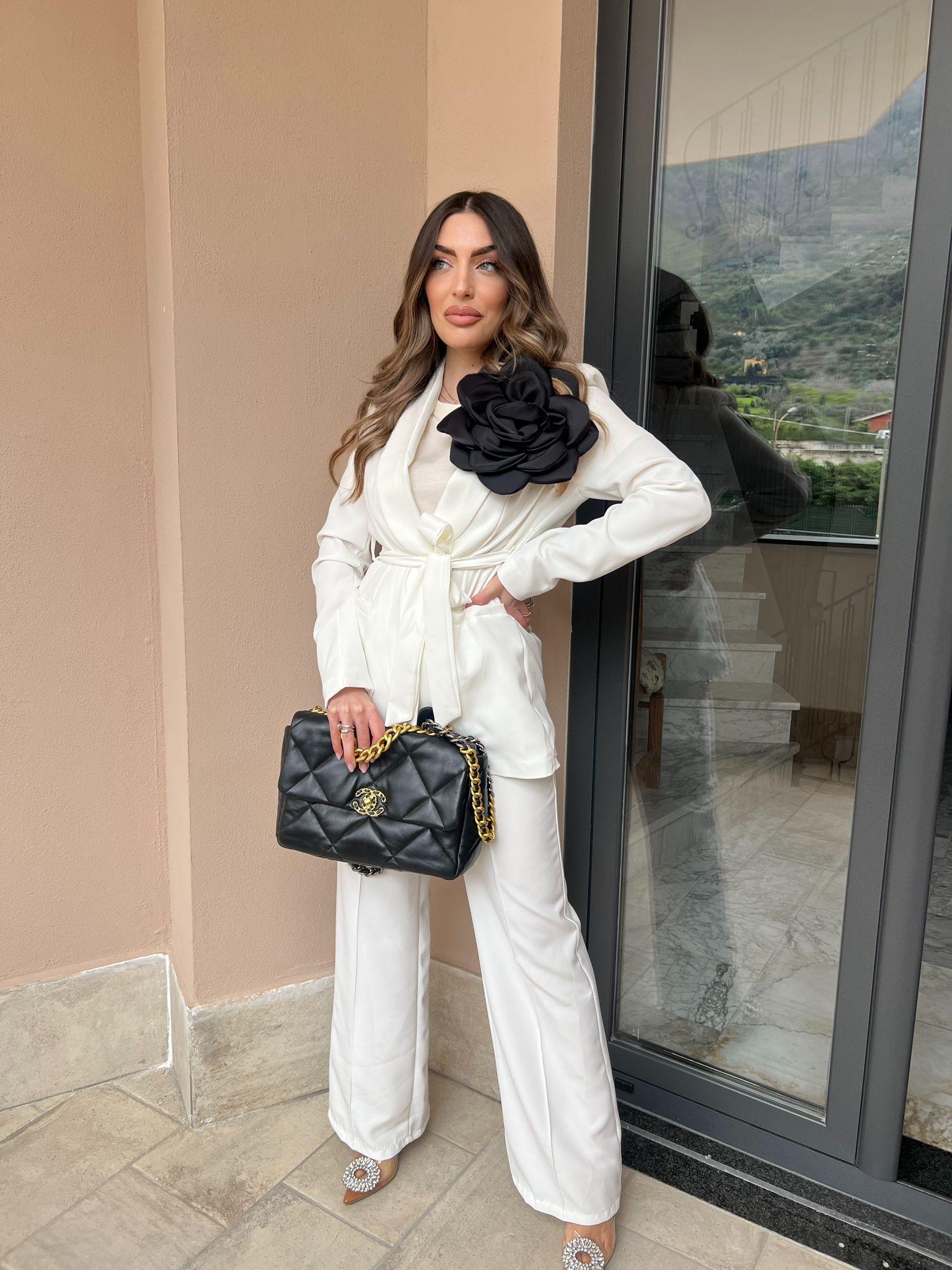 Amélie – Eleganter Damenanzug mit Schlaghose