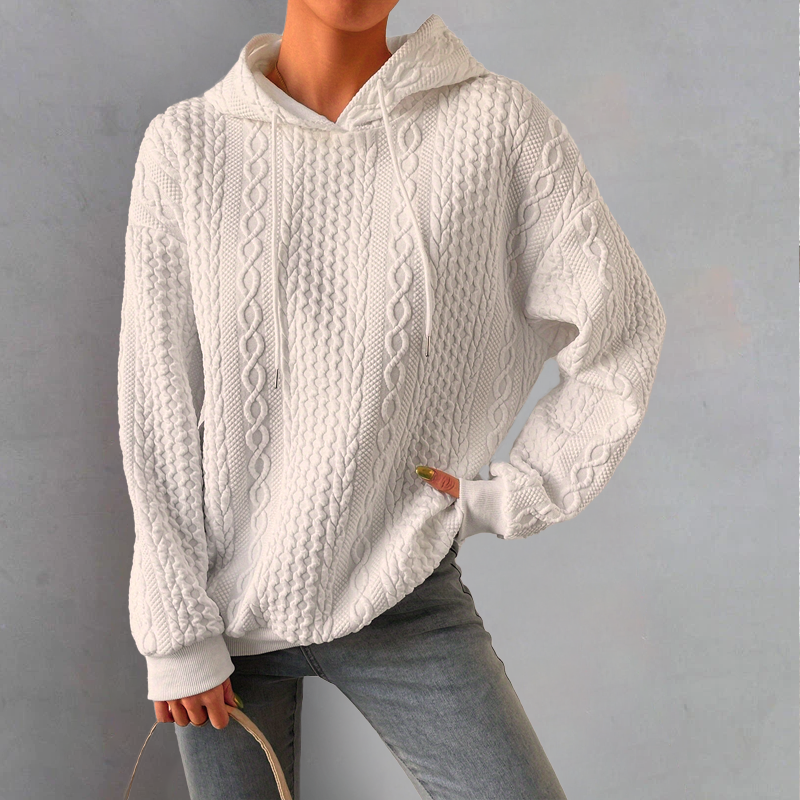 Lucia – Kabelstrick-Hoodie für Damen mit urbanem Charme