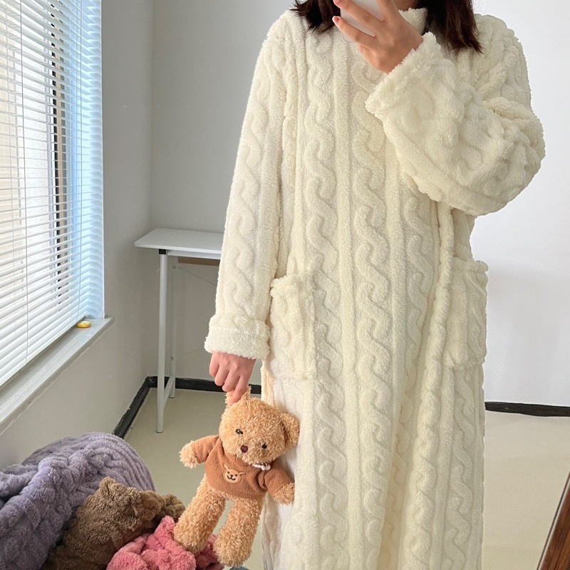 Elena – Luxuriöse Korallensamt Damen Winter-Hausmode