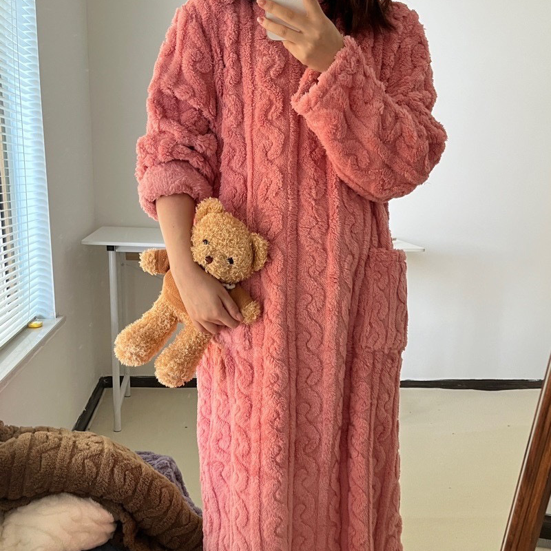 Elena – Luxuriöse Korallensamt Damen Winter-Hausmode