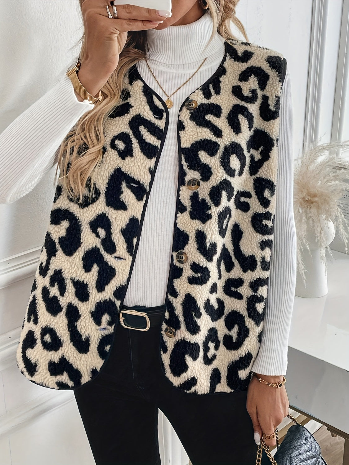 Giulia – Leopard Button-Up Sherpa Weste für Damen