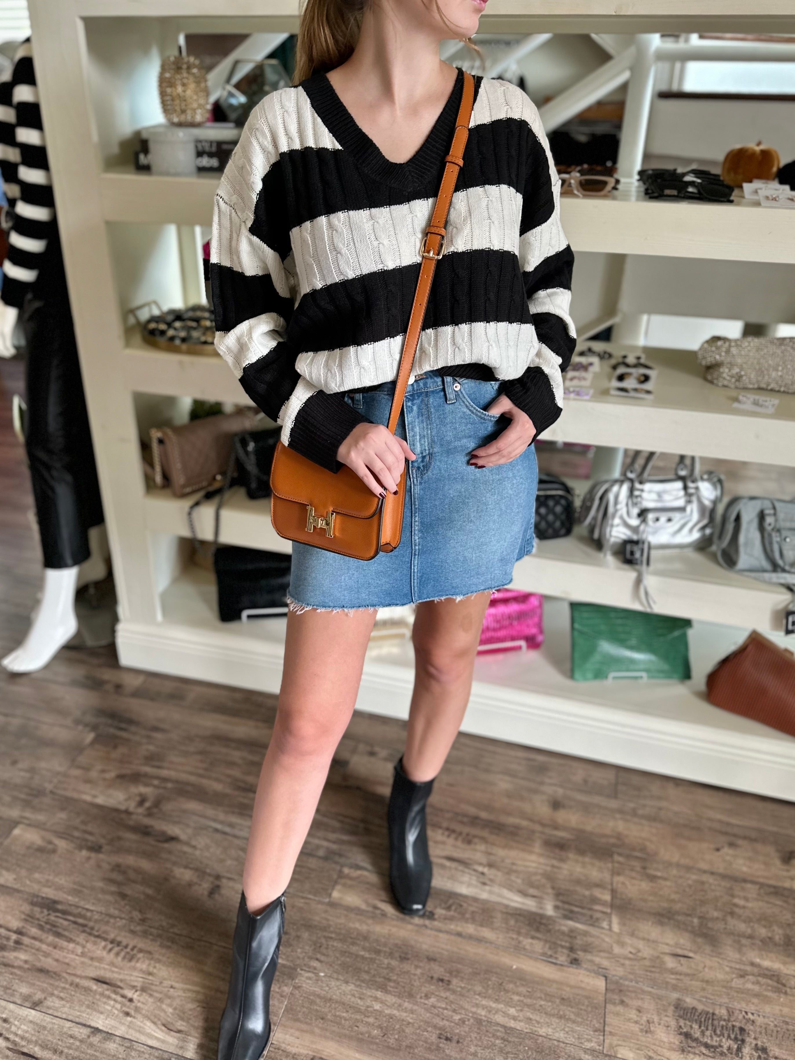 Verona – Gestreifter Damen-Strickpullover in Schwarz-Weiß