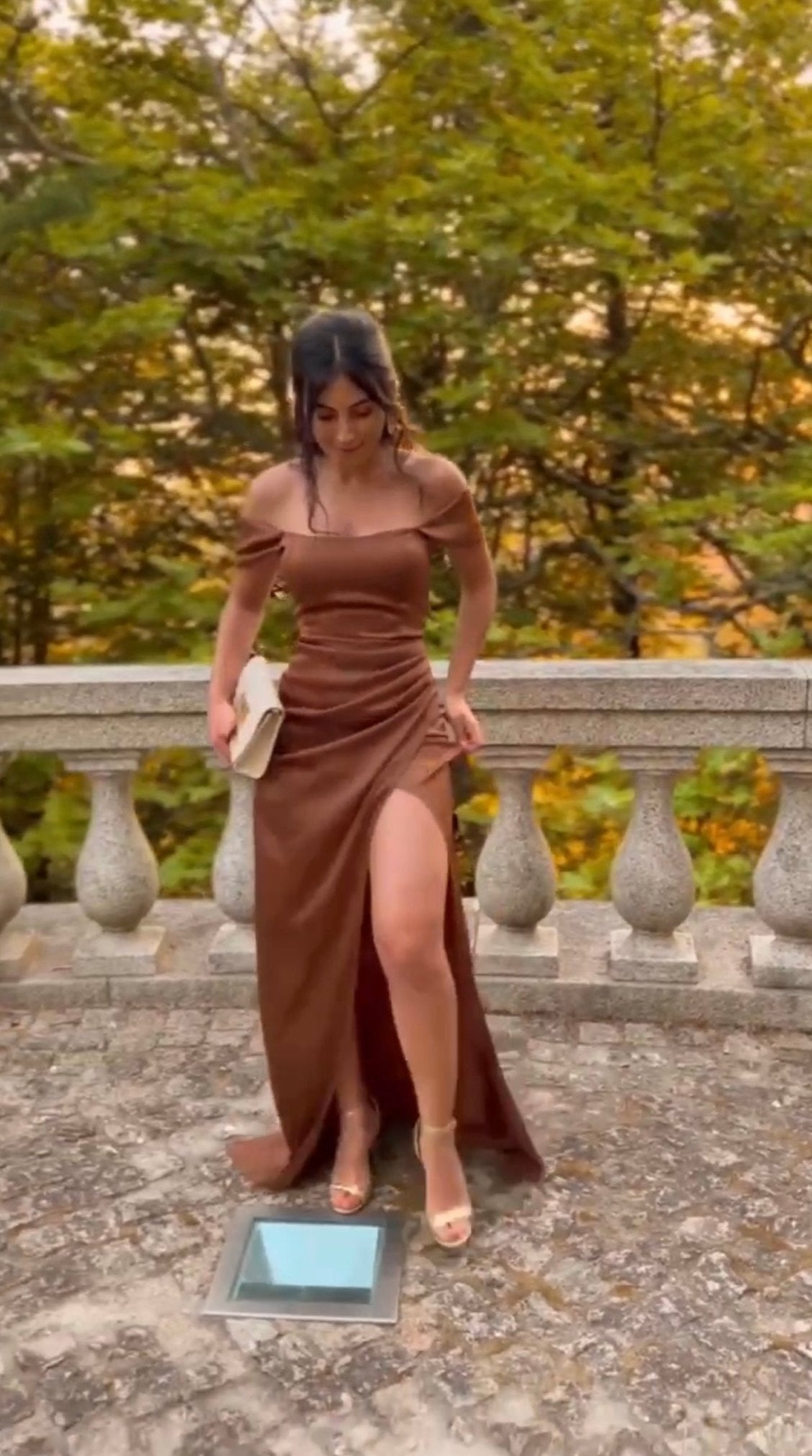 Clara – Elegantes Satin-Kleid für Damen mit Bootsausschnitt