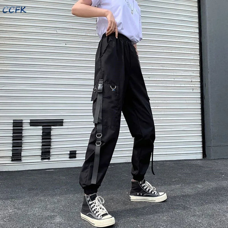 Celestina – Gothic-inspirierte Damen-Winterjogger