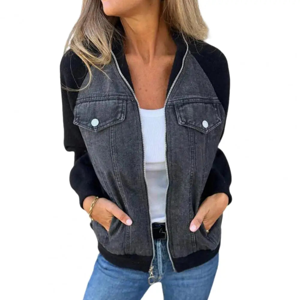 Isabella – Damen-Jacke mit Kapuze und Colorblock-Design