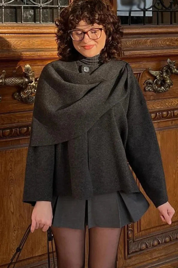 Cecilia – Asymmetrischer Strickmantel für Damen