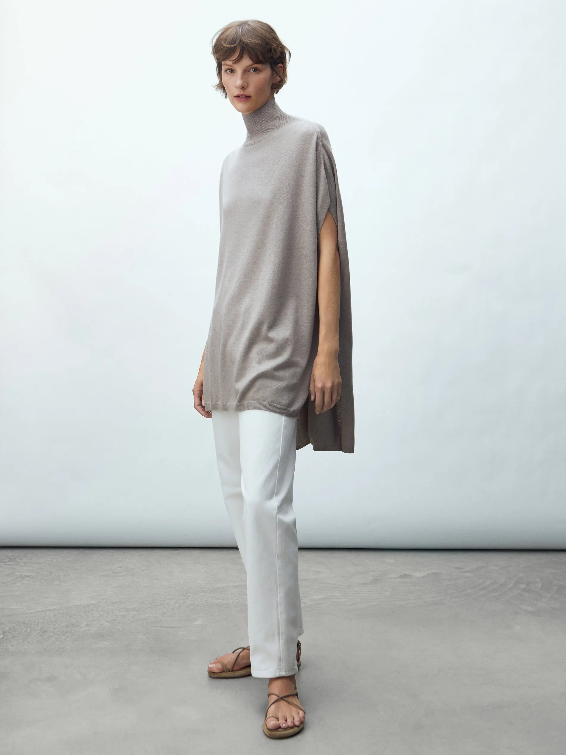 Sofia – Herbst-Sleeveless Flowy Stricktop fur Frauen