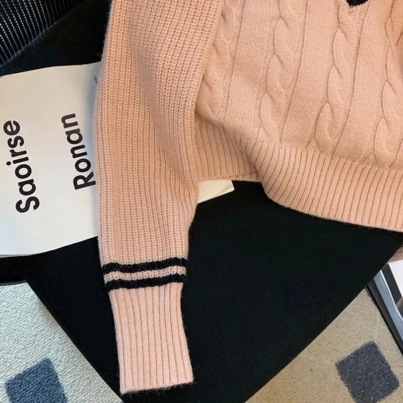 Stella – Besticktes Damen-Stricktop