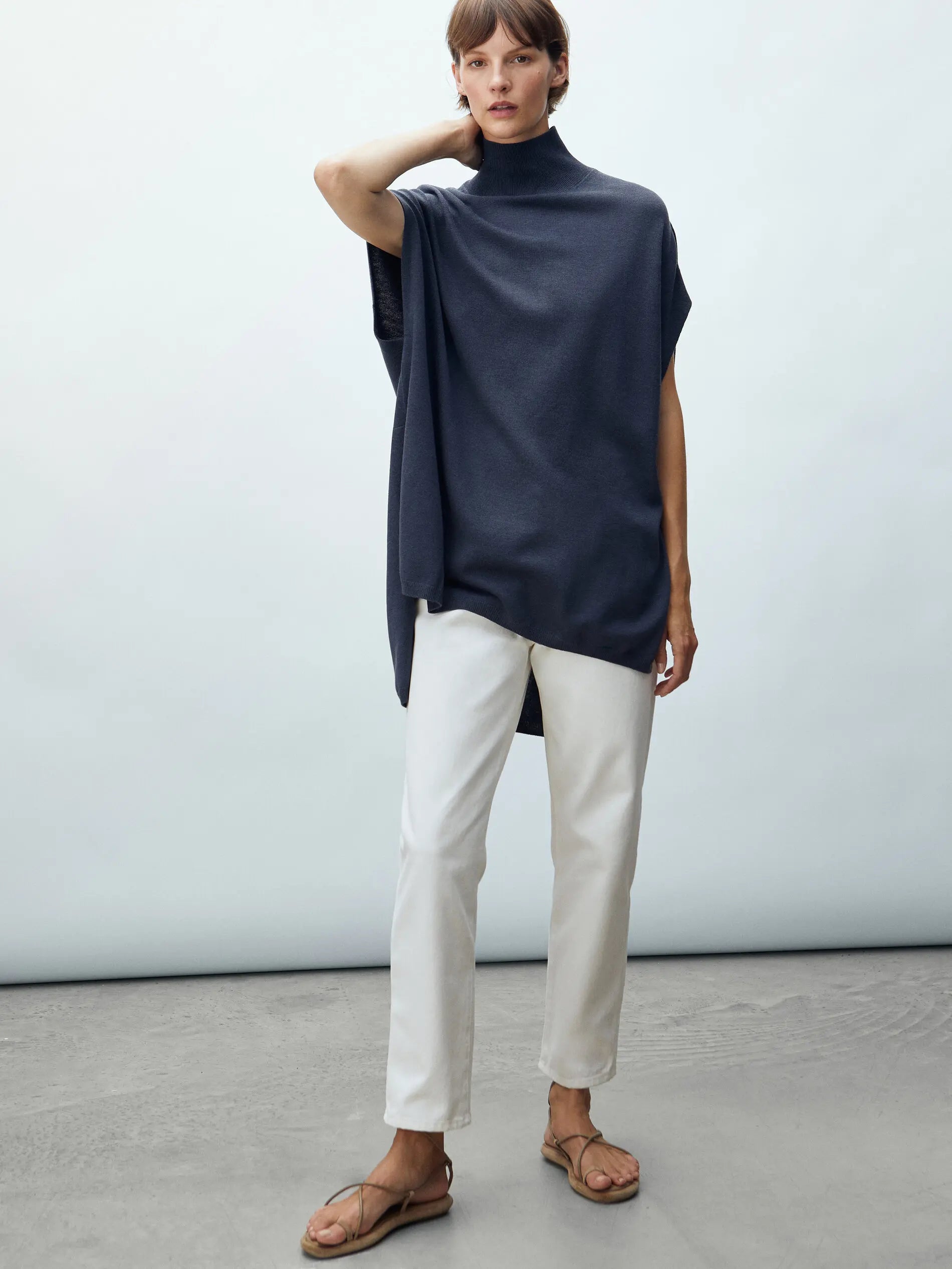 Sofia – Herbst-Sleeveless Flowy Stricktop fur Frauen