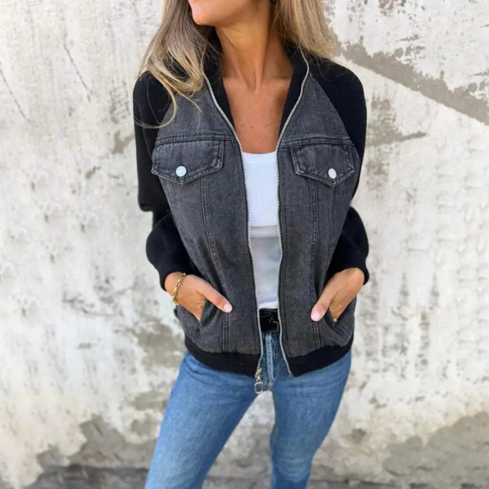 Isabella – Damen-Jacke mit Kapuze und Colorblock-Design