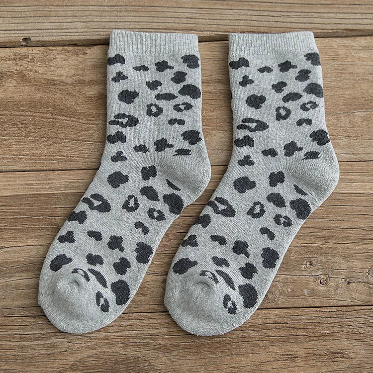 Elena – Spotted Leopard Print Damen Baumwoll-Socken