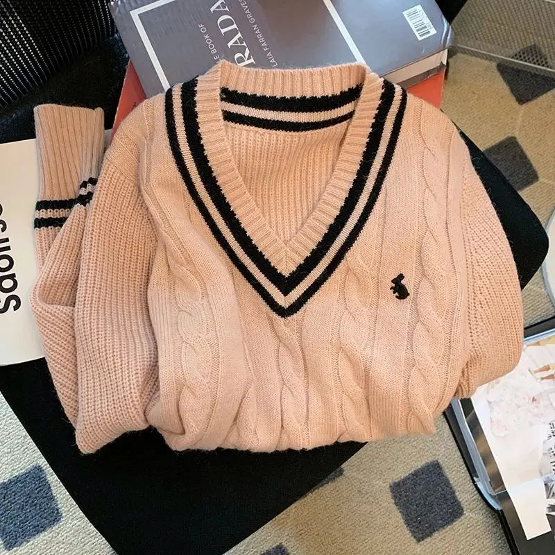 Stella – Besticktes Damen-Stricktop