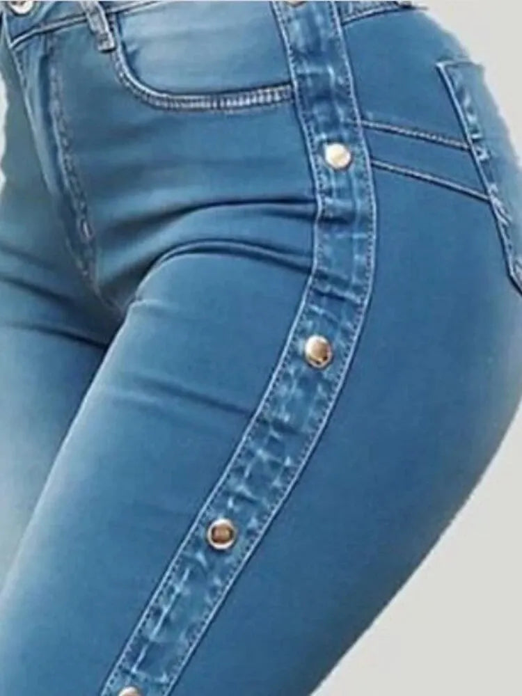 Luca – Stilvolle Flare-Jeans für Damen mit Knopfleiste