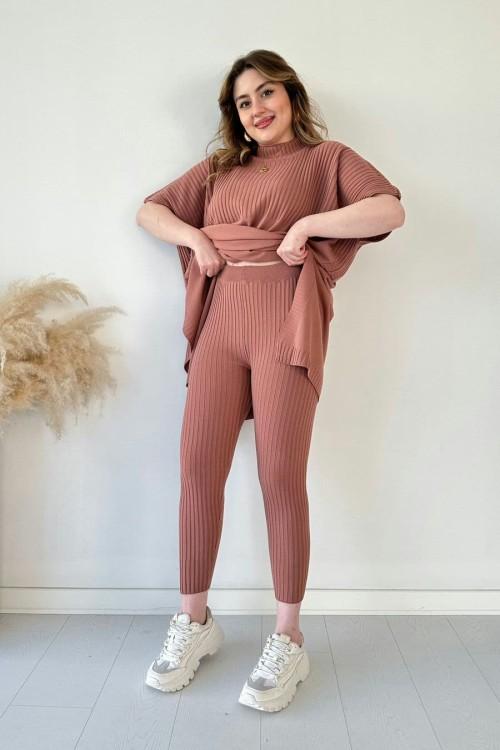 Luna – Modisches Zweiteiliges Strickset für Damen