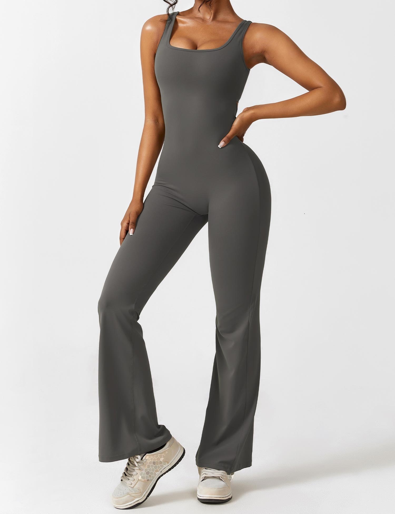Lucia – Eleganter Damen-Jumpsuit