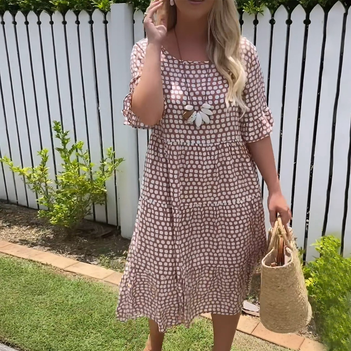 Lucia – Zeitloses Khaki Kurzarm Midi-Kleid für Frauen
