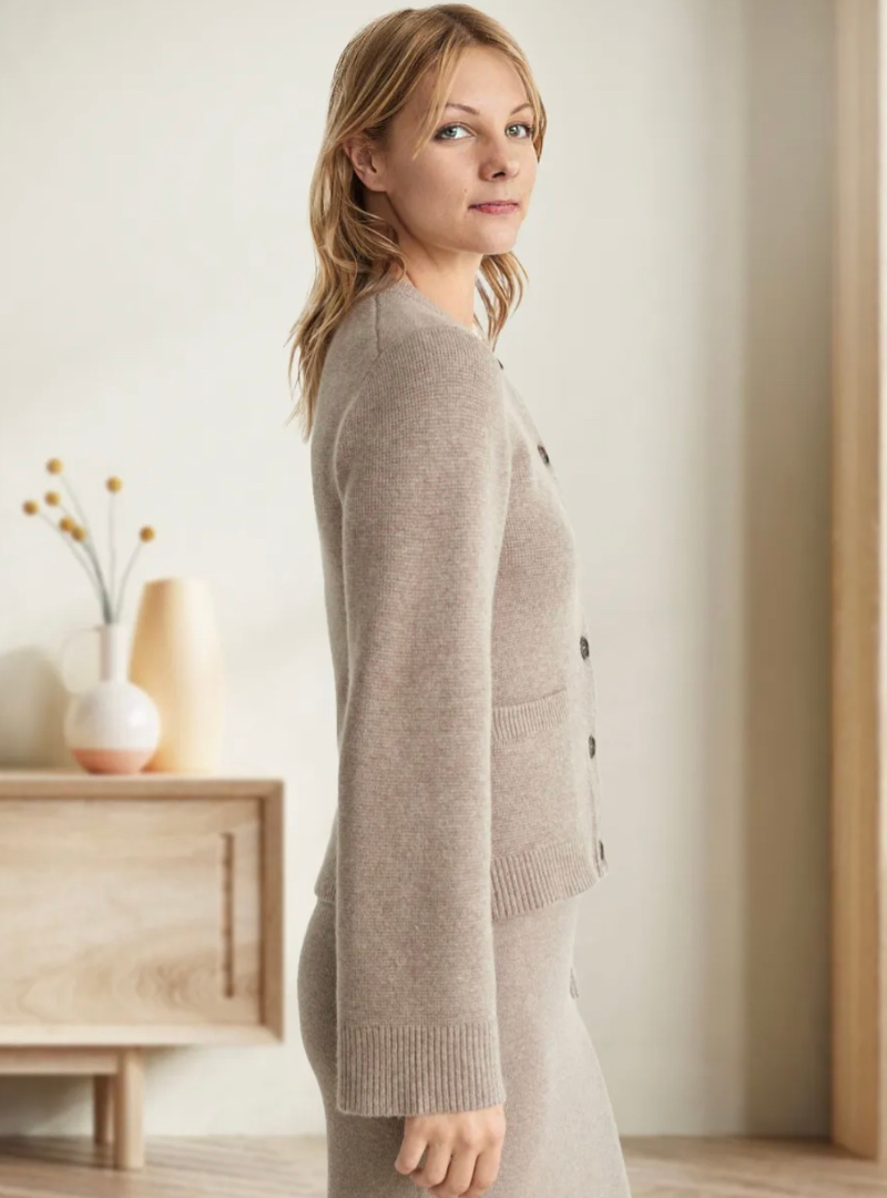 Giulia – Weiche Kaschmir-Strickjacke mit Knöpfen für Damen