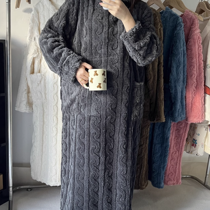 Elena – Luxuriöse Korallensamt Damen Winter-Hausmode
