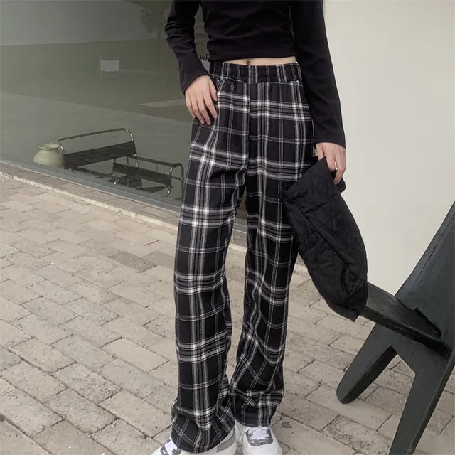 Francesca – Gemütliche Damenhose im Karo-Look