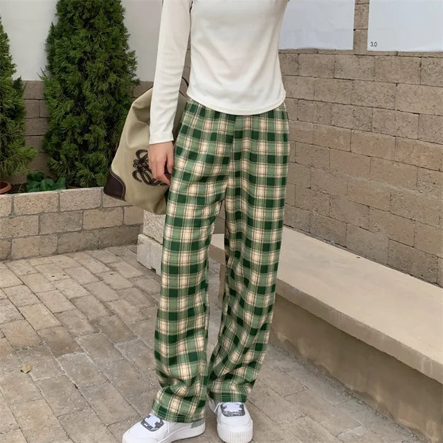 Francesca – Gemütliche Damenhose im Karo-Look