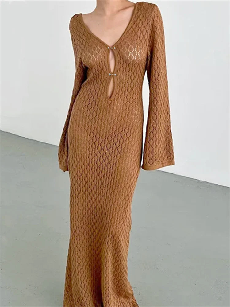 Alessia – Feminines Strickkleid mit tiefem V-Ausschnitt