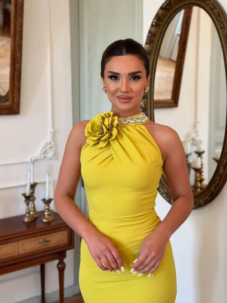 Elena – Glamouröses Damenabendkleid mit 3D-Blumen