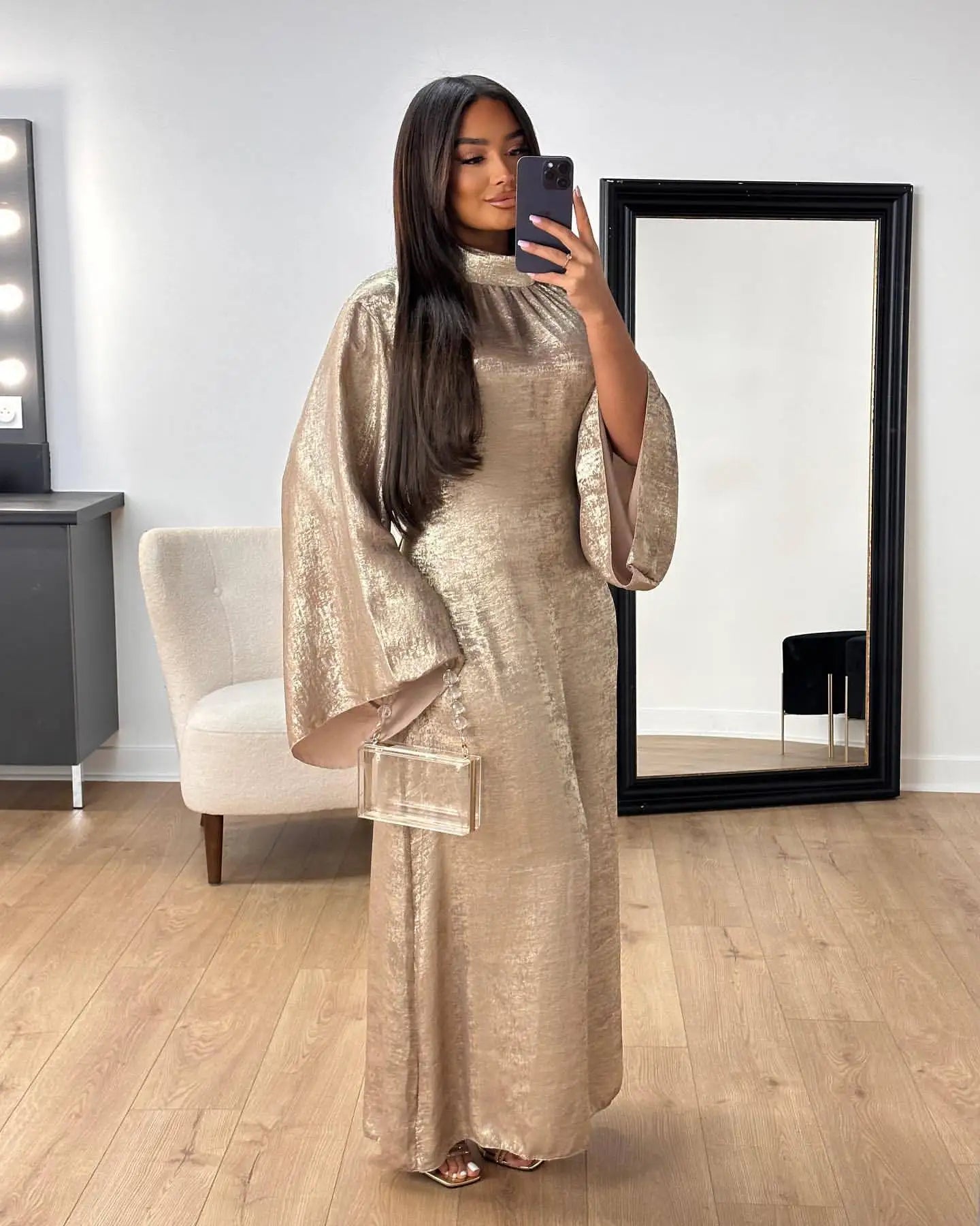 Layla – Elegante Satin-Abaya mit Pagodärmeln für Damen