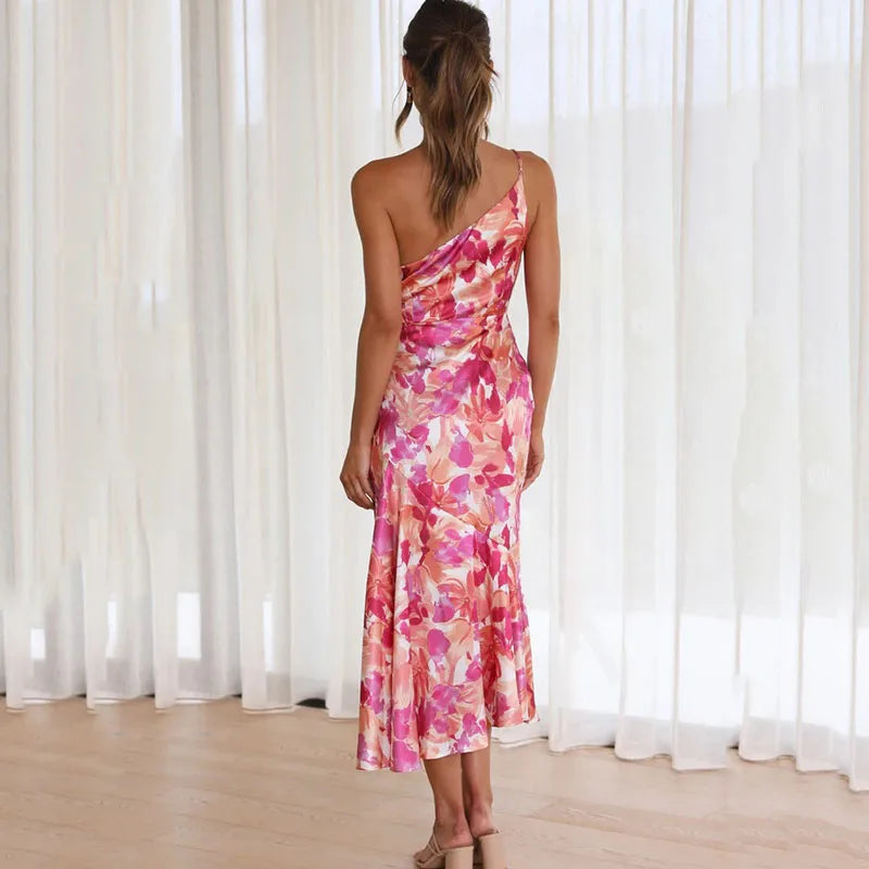 Irina – Schulterbetontes Damenkleid
