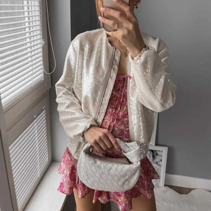 Léonie – Elegante Bomberjacke mit Glamour