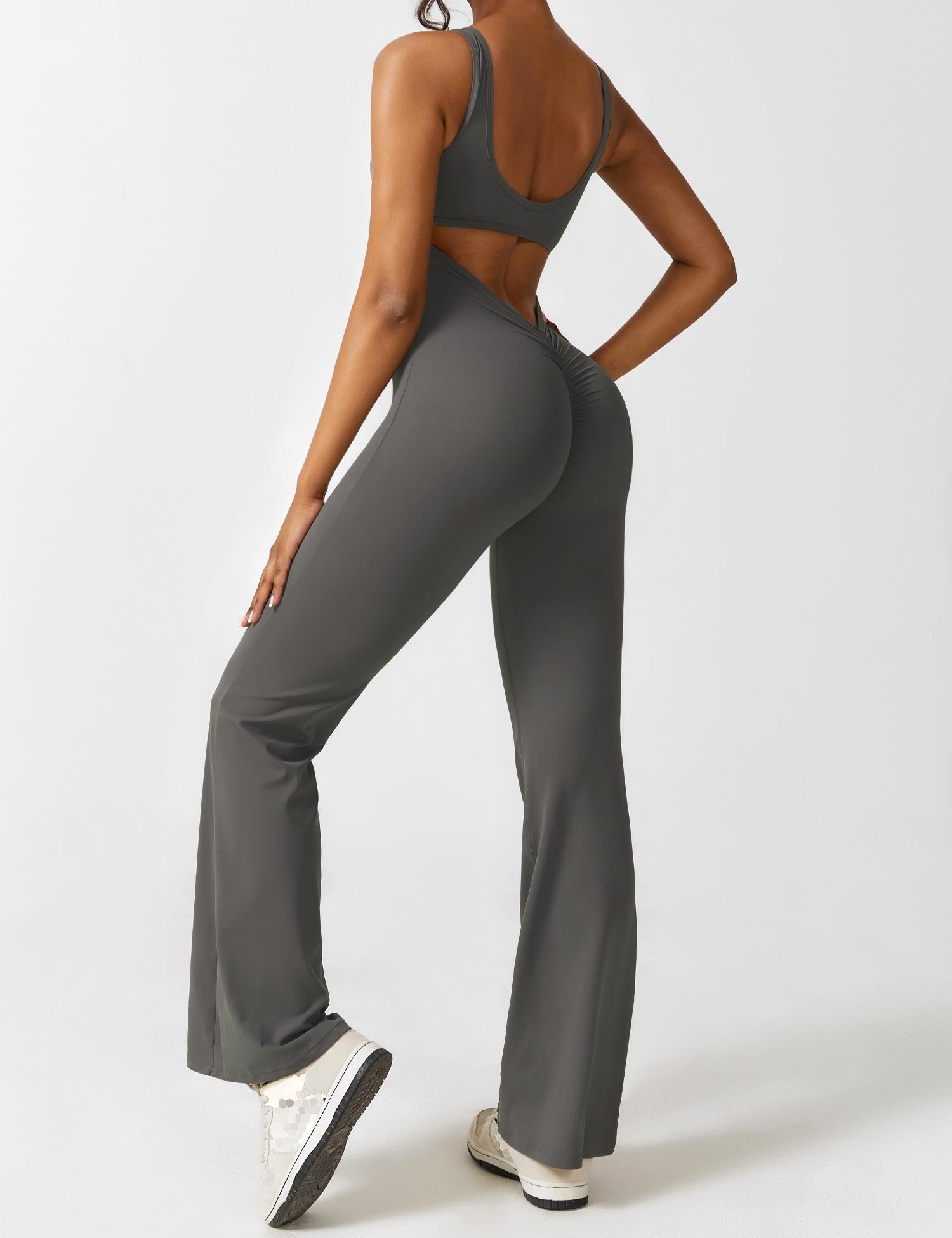 Lucia – Eleganter Damen-Jumpsuit